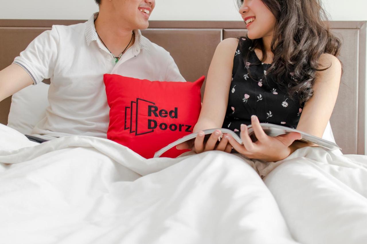 Reddoorz Near Hoa Lu Stadium TP. Hồ Chí Minh Ngoại thất bức ảnh