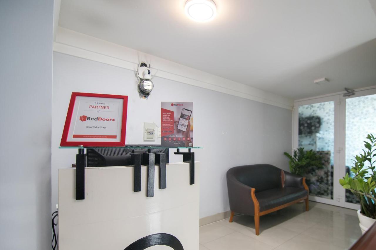 Reddoorz Near Hoa Lu Stadium TP. Hồ Chí Minh Ngoại thất bức ảnh
